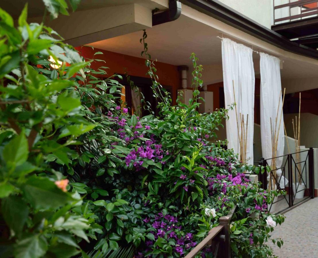 Apartamento Light Blue House Letojanni Exterior foto