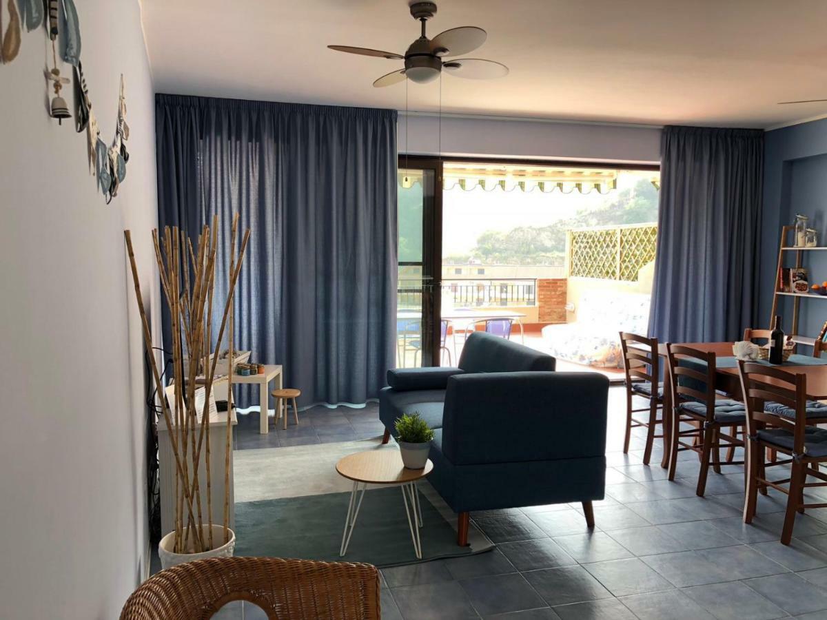 Apartamento Light Blue House Letojanni Exterior foto